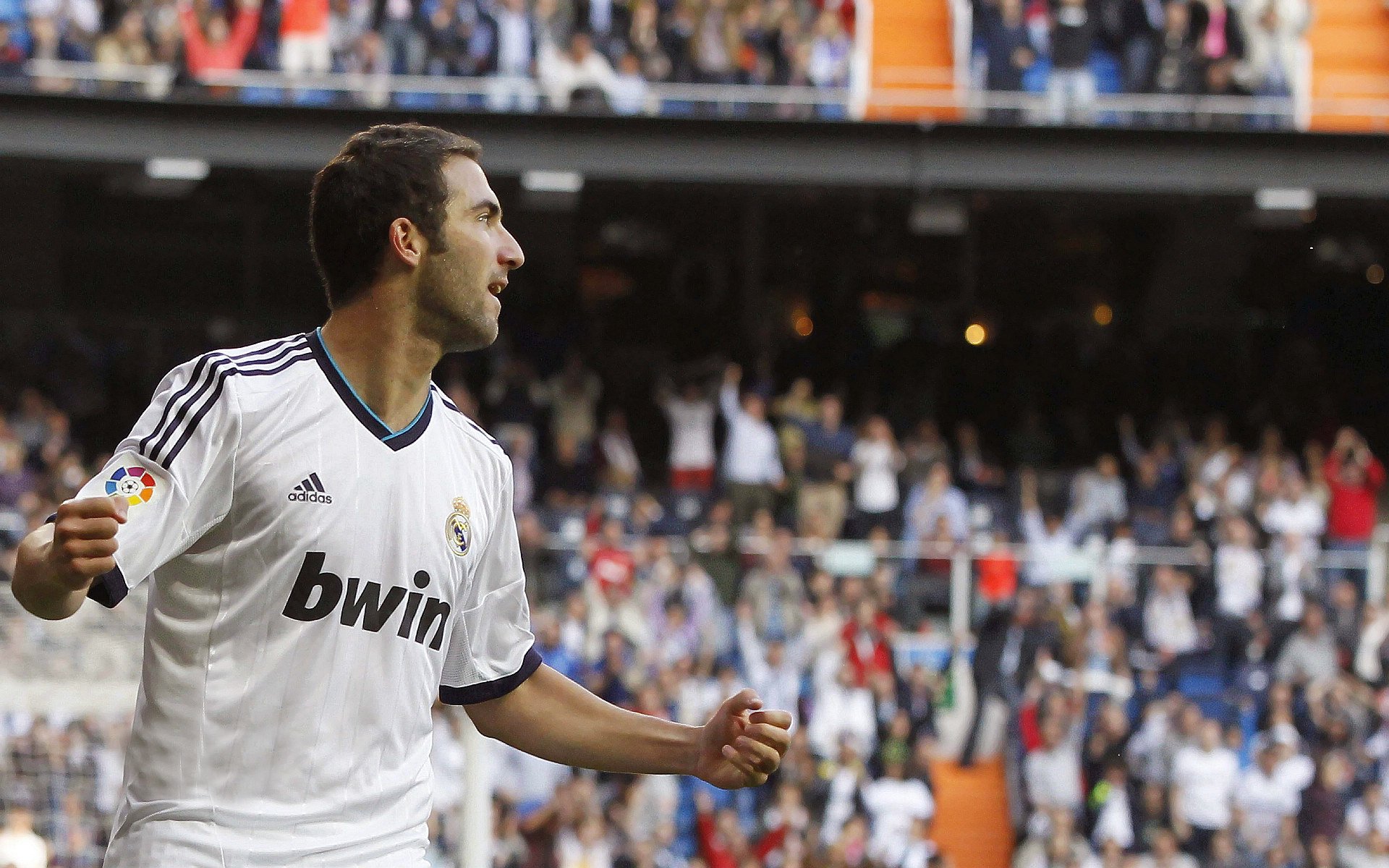 柏林联队个人表现亮眼,助力球队引领风骚,柏林联主场